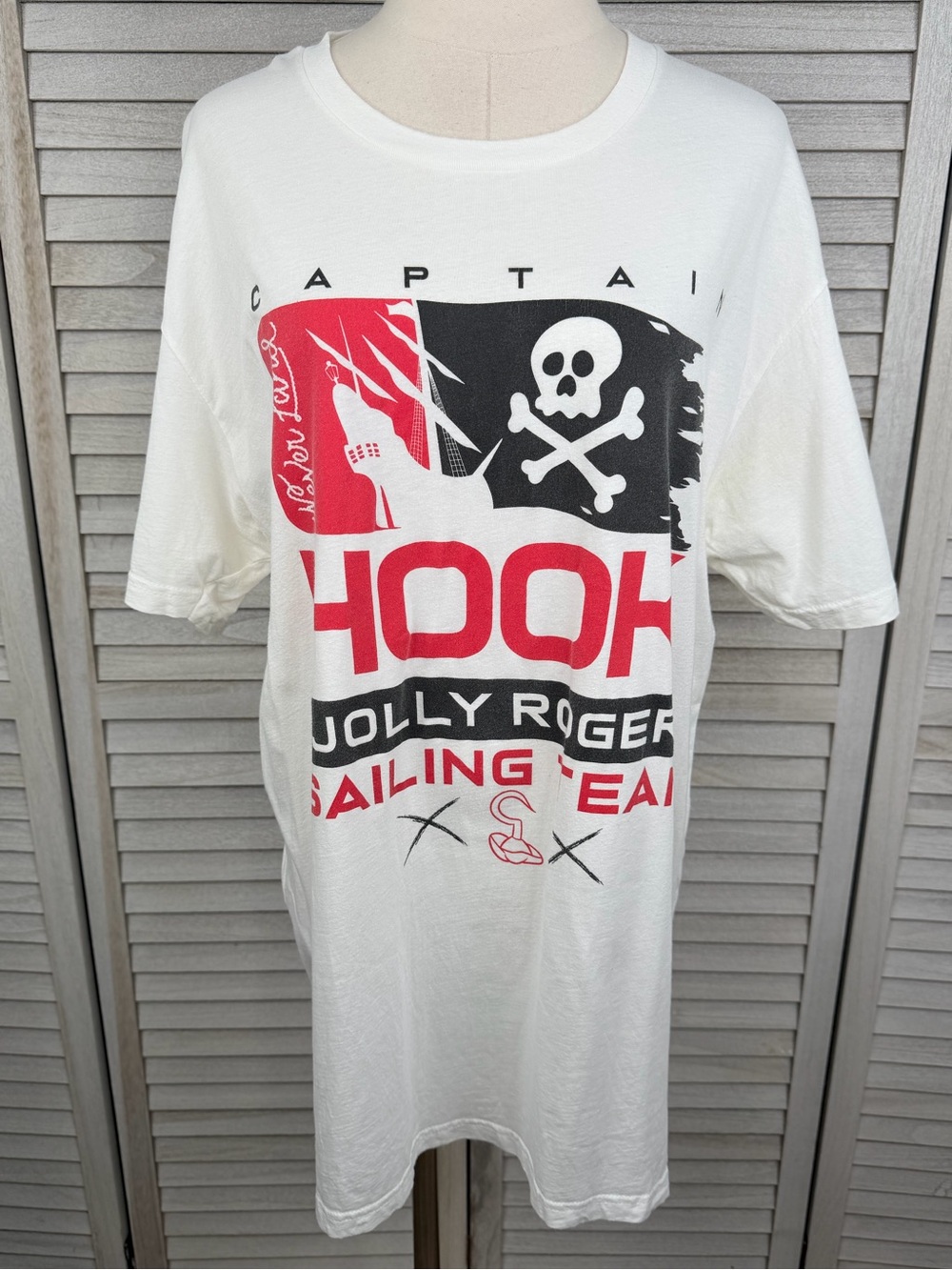DISNEY Men's Captain Hook Jolly Roger Sailing Team T-Shirt White/Multi-XL